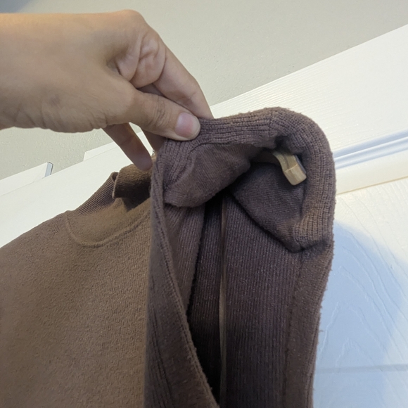 Women's Cap-Sleeve Sweater Dress - Picture 4 of 9